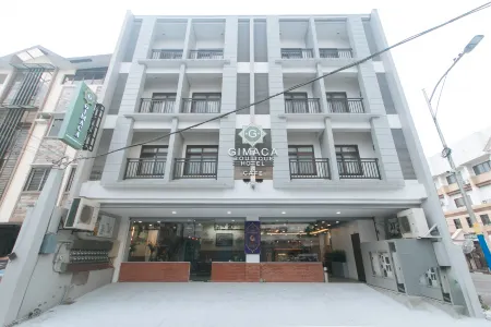 Gimaca Boutique Hotel & Cafe by RedDoorz Отели рядом с достопримечательностью «Парк Мандала»