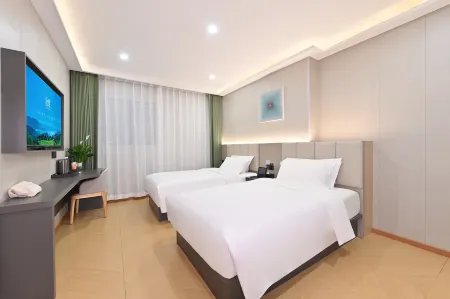 TRUE GO Hotel X (Beijing Guomao CBD Gaobeidian Subway Station) Отели рядом с достопримечательностью «Bailu Park»