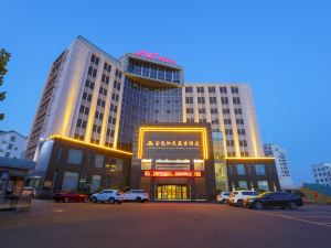 Luoshan Golden Sunshine Star Ji Hotel