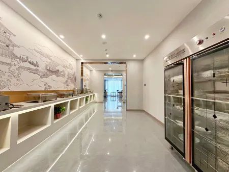 Tumadil Hotel (City Center Square Branch) Отели рядом с достопримечательностью «Sichuan University of Arts and Sciences (Lianhu Campus)»