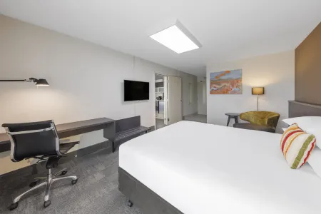 JetPark Auckland Airport Hotel