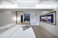 Yiwu Qingtao E-sports Hotel