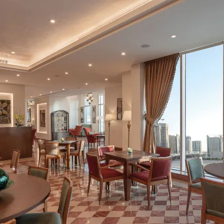 Renaissance Business Bay Hotel, Dubai Отели рядом с достопримечательностью «Базар Аль-Бахар»