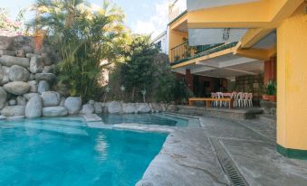 RedDoorz @ Yahweh Spring Retreat & Resort Laguna