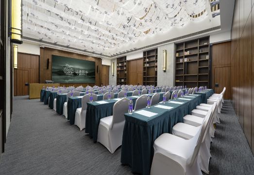 호텔 편의시설 상단