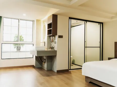 Taozi Hotel - Tongling