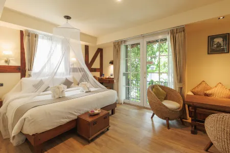 Le Charcoa Hotel