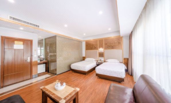 Huaxin Business Hotel (Zhuhai Gongbei Port Branch)