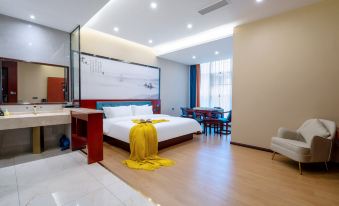 Aston  Hotel