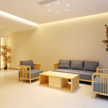 Tingyue Hotel (Kaijiang Pedestrian Street)