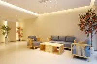 Tingyue Hotel (Kaijiang Pedestrian Street)