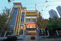 Haotai Holiday Inn (Zhongshan District Gangdong Fifth Street Punch Point Branch) Hotels in Dalian