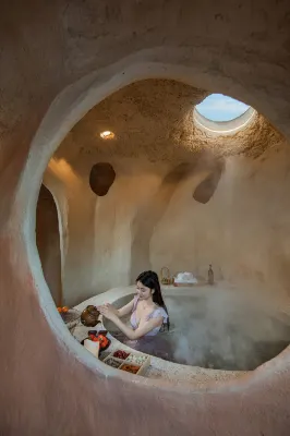 畫裏.ARTINN洞穴溫湯設計師美宿（雲上草原旅遊度假區店） 鄰近中國大竹海景區-親水平台的酒店