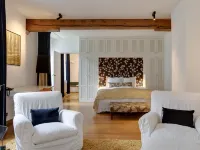 De Witte Lelie Hotels near Old Town