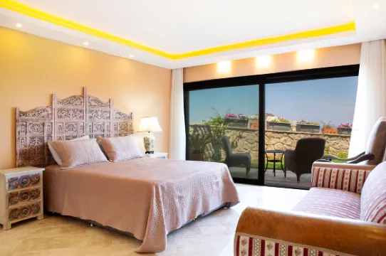 BD417-6 Bedroomed Villa With Pool in Yalikavak