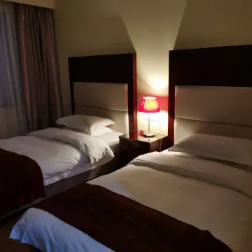 Shanghai Honglin Hotel Отели рядом с достопримечательностью «Стадион «Цзянвань»»
