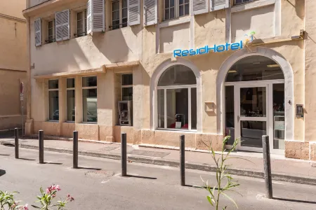 Residhotel Vieux Port Отели рядом с достопримечательностью «Randonnées théâtrales Marcel Pagnol Cie Dans la cour des Grands»