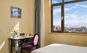 Xinglong Hotel (Golmud Railway Station & Kunlun Park Branch)
