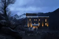 Yanlan Xue Xiu · Snow - domain Secret - land Homestay (Siguniang Mountain Scenic Area Store)