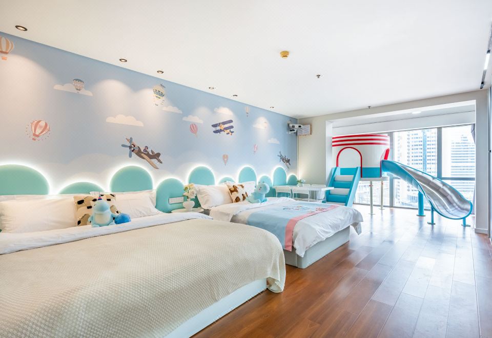 넓은 패밀리룸 전경