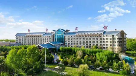 zhangye  hotel Отели рядом с достопримечательностью «Zhangye Colorful Danxia Scenic Spot»