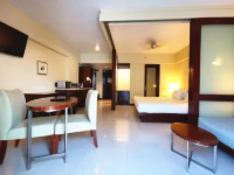 PD Avillion Admiral Cove Private Unit-Up to 4 Pax Hotels in 