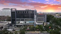 Luxury Inn Arion Hotel Hotel dekat Fakultas Ilmu Olahraga Universitas Negeri Jakarta