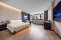 Weihai Torch Eight Street Shandong University Atour Hotel