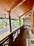 Chin Chin House Trekking & Homestay Hotels in Hau Thao