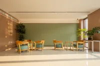 Xilin Business Travel Hotel
