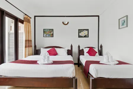 Central Hotel Vang Vieng Отели в г. Ванг Вьенг