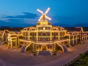 Huocheng Xiangyeli Castle Hotel