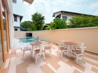 Aesthetic Muji Pool Villa in Ipoh | 5BR 24Pax - Villas