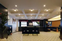 Nais·Classical Aesthetics Hotel (Guiyang Penshui Pool Subway Station Minsheng Road Delicious Street)