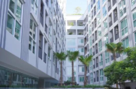 ดีอีโค่ ลักซูรี่ พัทยา