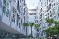 Deco Luxury Pattaya Hotel in zona The Pattaya Redemptorist School for the Blind