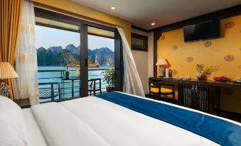 Nostalgia Halong Cruise