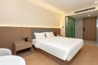 Elong Ruiyun Hotel (Maternal and Child Health Hospital Branch, Liaocheng Avenue, Gushi County) Hotel a Gushi