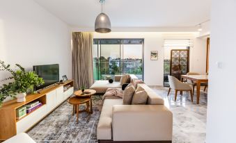 SOFIA Luxury Residence - Premium Apartments with Pool & BBQ, Rooftop Terrace, 5 Min to Sea