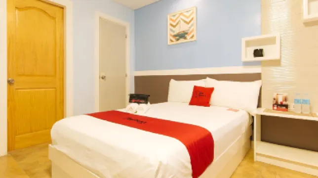 RedDoorz Plus near Lapasan Plaza Cagayan de Oro Hotels in Cagayan De Oro
