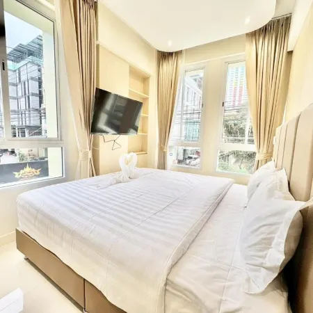 ABC QQ Hotel Отели рядом с достопримечательностью «Башня Баййок»
