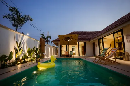 Ipoh Tiga Pool Villa by Papahost