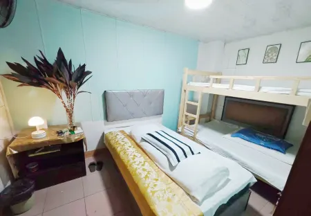 Shaodong Nanbei Hotel (Shaodong High-Speed Railway Station) Отели рядом с достопримечательностью «Shaodong Hongqiao Ancient Village»