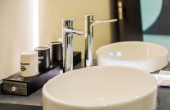 青麥電影酒店（情侶路海濱泳場店） 鄰近白蓮洞公園的酒店