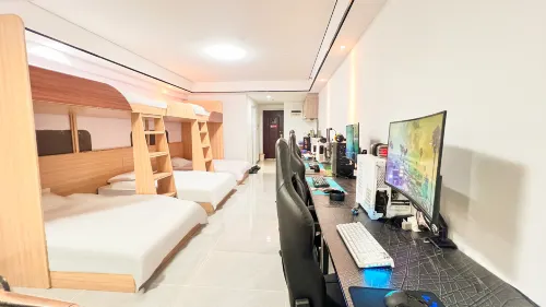 Zhanjiang Fanxing E-sports Apartment