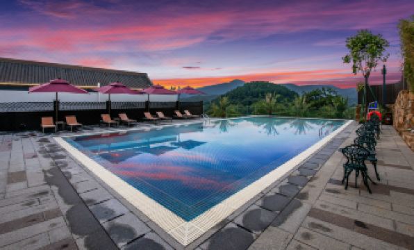 Yanzishan Hot Spring Hotel