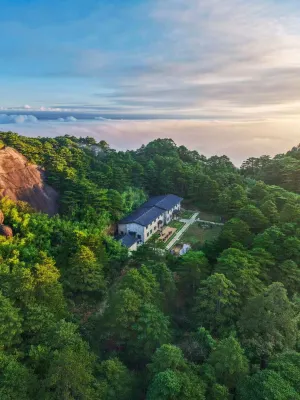 Mount Sanqing Secret Realm · Sanqing Palace Sacred Land Hotel
