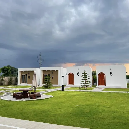 Green white Resort & Cafe