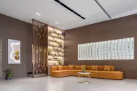 Qiyue Audio-Visual Hotel (Guilin Railway Station Two Rivers and Four Lakes)