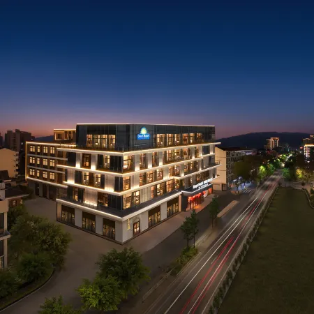 Days Hotel by Wyndham Xianju Downtown